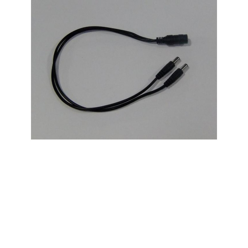 SAXXON PSUWB06 - DIVISOR DE ENERGIA /  TIPO PULPO /  2 CONECTORES MACHO /  2.1MM /  1 CONECTOR HEMBRA